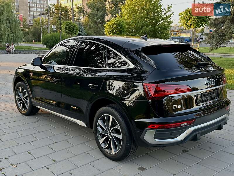 Внедорожник / Кроссовер Audi Q5 2022 в Киеве