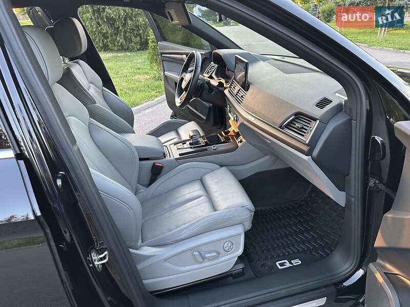 Внедорожник / Кроссовер Audi Q5 2022 в Киеве