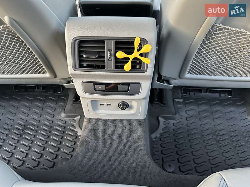 Внедорожник / Кроссовер Audi Q5 2022 в Киеве