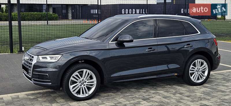 Внедорожник / Кроссовер Audi Q5 2018 в Мукачево