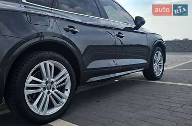 Внедорожник / Кроссовер Audi Q5 2018 в 