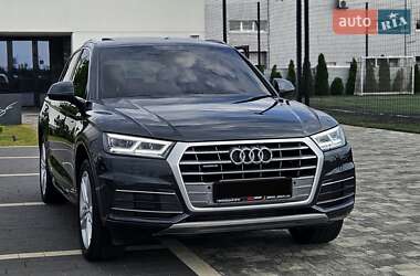 Внедорожник / Кроссовер Audi Q5 2018 в 