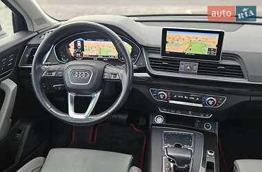 Внедорожник / Кроссовер Audi Q5 2018 в 