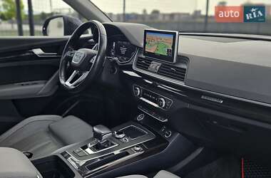 Внедорожник / Кроссовер Audi Q5 2018 в 