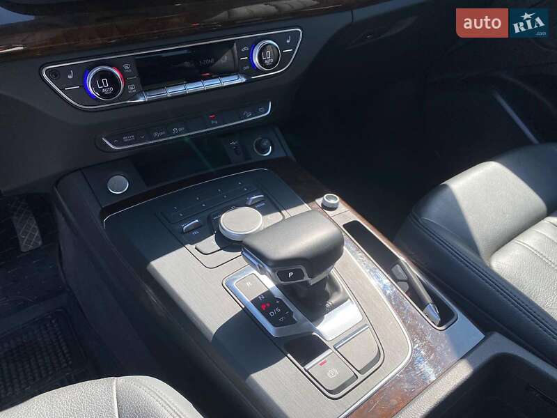 Внедорожник / Кроссовер Audi Q5 2019 в Львове