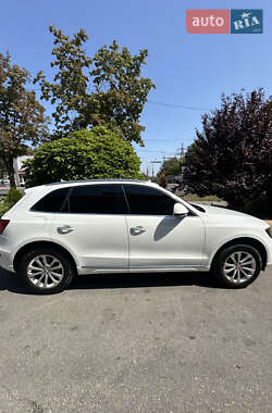 Внедорожник / Кроссовер Audi Q5 2016 в 