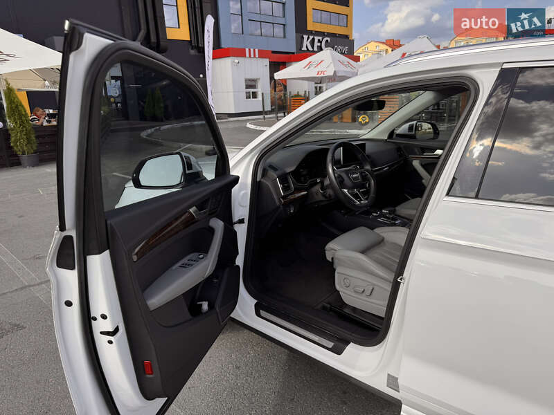 Внедорожник / Кроссовер Audi Q5 2017 в Софиевской Борщаговке