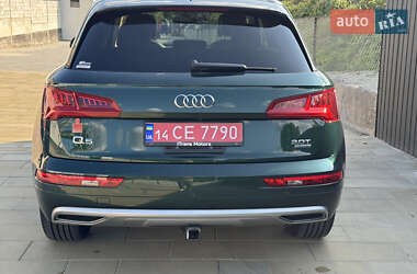 Внедорожник / Кроссовер Audi Q5 2017 в 