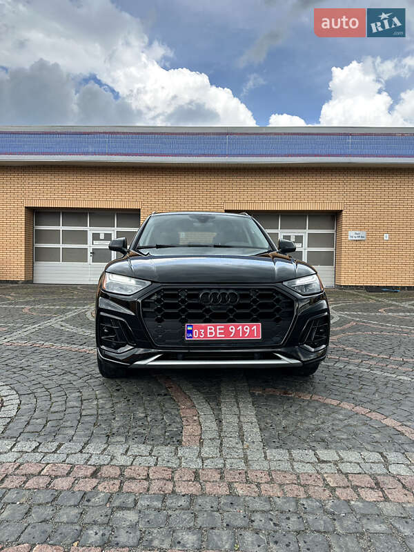 Внедорожник / Кроссовер Audi Q5 2021 в Луцке
