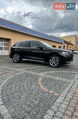 Внедорожник / Кроссовер Audi Q5 2021 в 