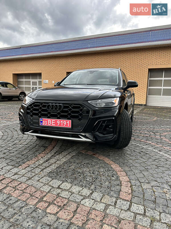 Внедорожник / Кроссовер Audi Q5 2021 в Луцке