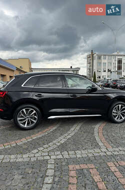 Внедорожник / Кроссовер Audi Q5 2021 в 