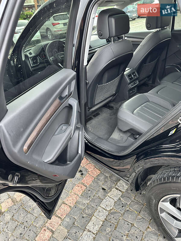 Внедорожник / Кроссовер Audi Q5 2021 в Луцке