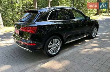 Внедорожник / Кроссовер Audi Q5 2017 в 