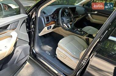 Внедорожник / Кроссовер Audi Q5 2017 в 