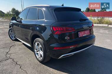 Внедорожник / Кроссовер Audi Q5 2018 в 