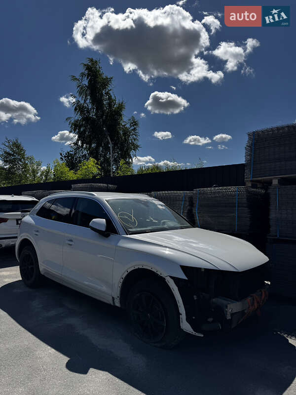 Внедорожник / Кроссовер Audi Q5 2019 в 