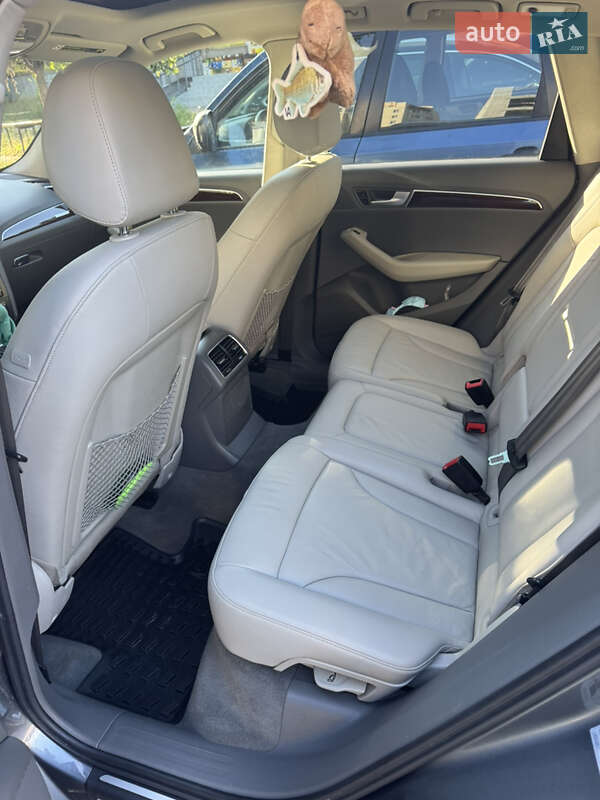 Внедорожник / Кроссовер Audi Q5 2012 в Чернигове