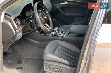 Внедорожник / Кроссовер Audi Q5 2021 в 
