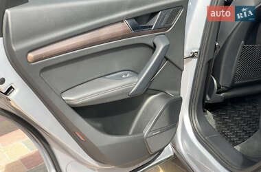 Внедорожник / Кроссовер Audi Q5 2021 в 