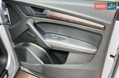 Внедорожник / Кроссовер Audi Q5 2021 в 