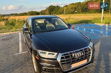 Внедорожник / Кроссовер Audi Q5 2018 в 
