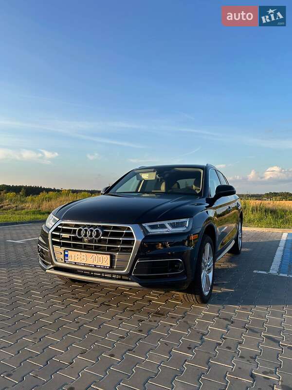 Внедорожник / Кроссовер Audi Q5 2018 в 