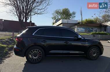 Внедорожник / Кроссовер Audi Q5 2017 в 