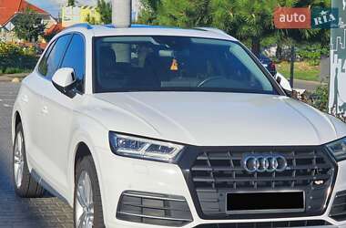 Внедорожник / Кроссовер Audi Q5 2017 в 