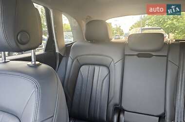 Внедорожник / Кроссовер Audi Q5 2017 в 