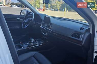 Внедорожник / Кроссовер Audi Q5 2017 в 
