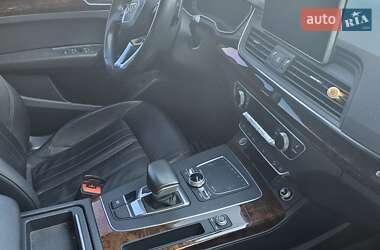Внедорожник / Кроссовер Audi Q5 2017 в 