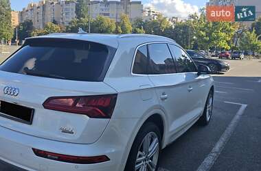 Внедорожник / Кроссовер Audi Q5 2017 в 