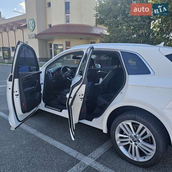 Внедорожник / Кроссовер Audi Q5 2017 в Киеве