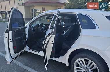Внедорожник / Кроссовер Audi Q5 2017 в 