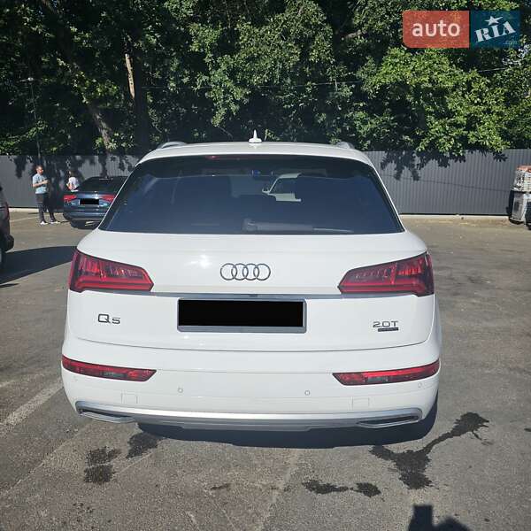 Внедорожник / Кроссовер Audi Q5 2017 в Киеве