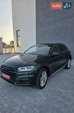 Внедорожник / Кроссовер Audi Q5 2018 в 