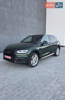 Внедорожник / Кроссовер Audi Q5 2018 в 
