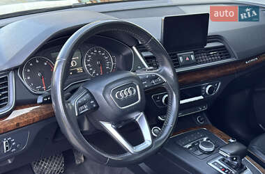 Внедорожник / Кроссовер Audi Q5 2018 в 