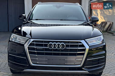 Внедорожник / Кроссовер Audi Q5 2018 в 