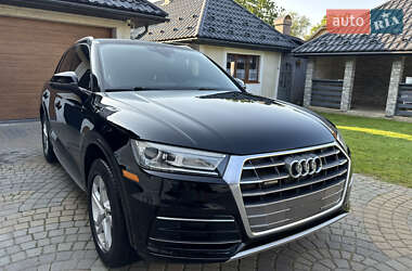 Внедорожник / Кроссовер Audi Q5 2018 в 
