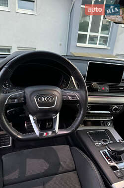 Внедорожник / Кроссовер Audi Q5 2018 в 