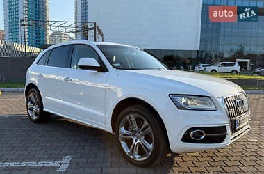 Позашляховик / Кросовер Audi Q5 2015 в 