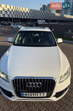 Позашляховик / Кросовер Audi Q5 2015 в 