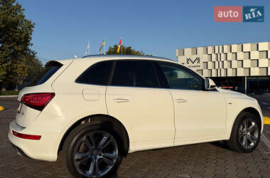 Позашляховик / Кросовер Audi Q5 2015 в 