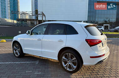 Позашляховик / Кросовер Audi Q5 2015 в 