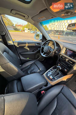 Позашляховик / Кросовер Audi Q5 2015 в 