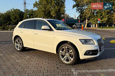 Позашляховик / Кросовер Audi Q5 2015 в 