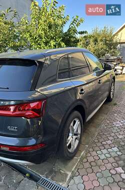 Внедорожник / Кроссовер Audi Q5 2017 в 