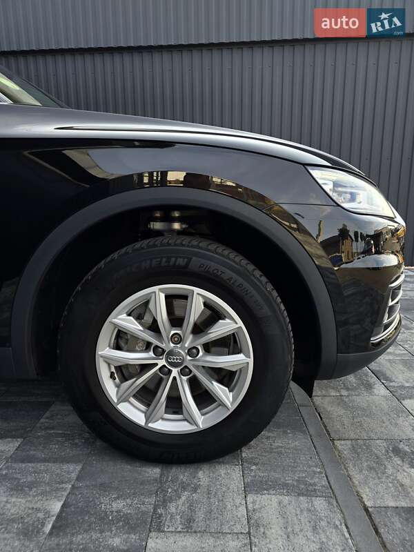 Позашляховик / Кросовер Audi Q5 2018 в Луцьку